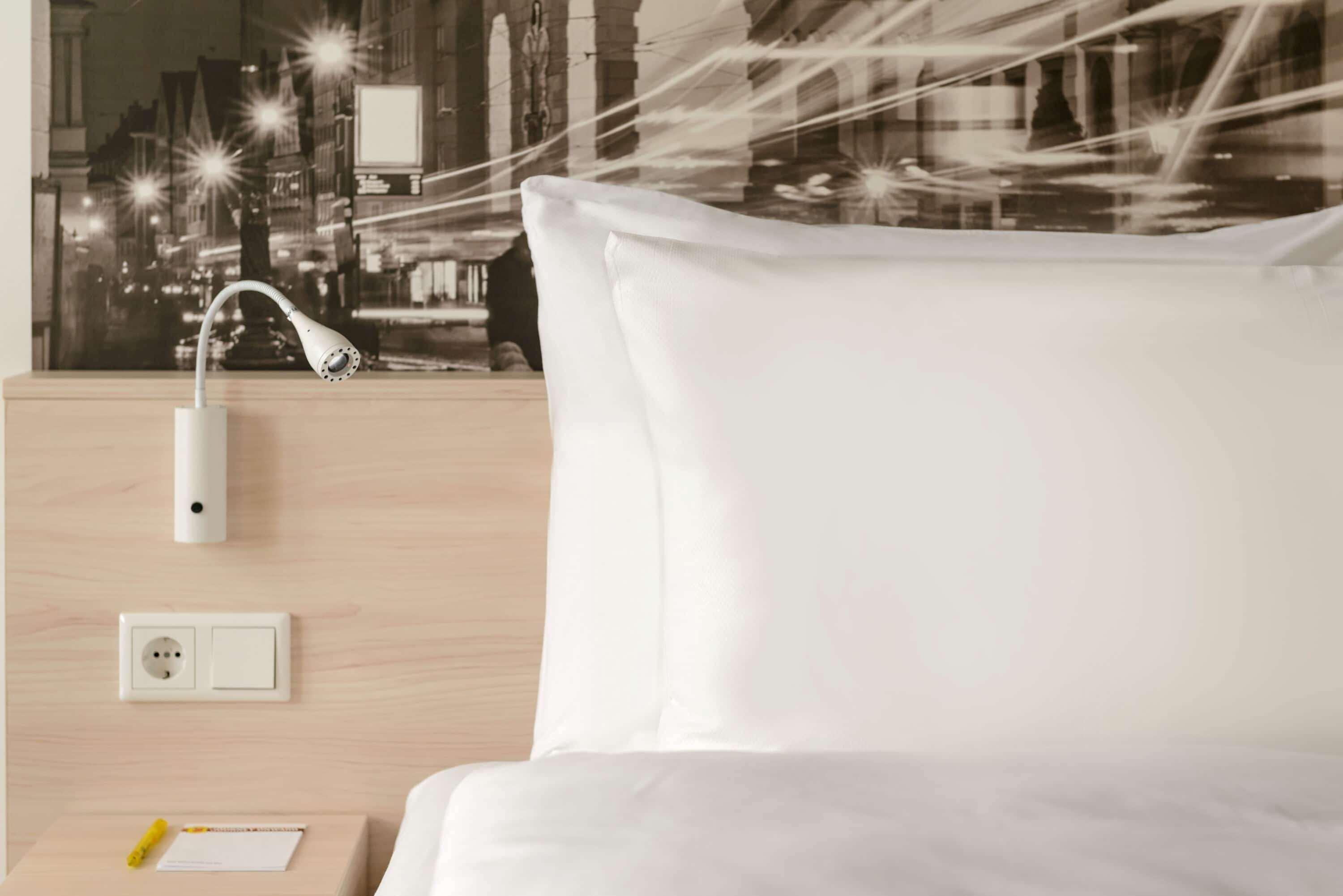 Super 8 By Wyndham Hotel